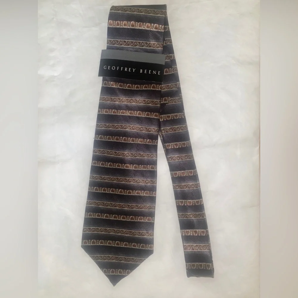 GEOFFREY BEENE Black Brown Silk Necktie Tie Horizontal Geo Stripe USA $30 lcsr